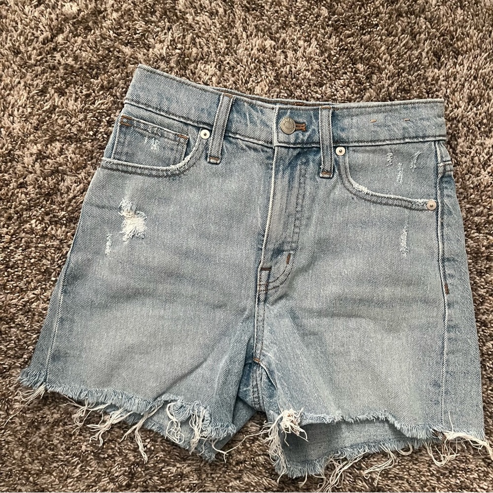 Madewell. Denim High Rise Shorts. Size 23.